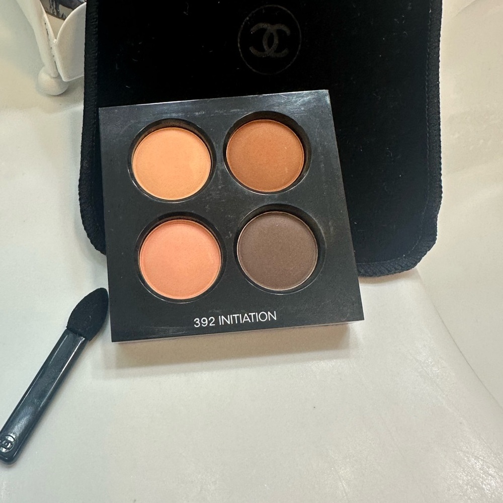 CHANEL Les 4 Ombres Eyeshadow Palette - Peach, Coral, Chocolate, Ivory- sold out